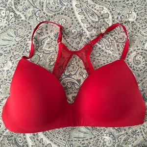 Red Victoria’s Secret t-shirt lightly lined wireless size 36D T-Back Bra